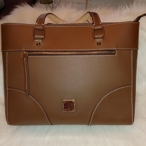 Dooney & Bourke Handbags - NWOT Dooney & Bourke "Beacon" Chestnut Bag